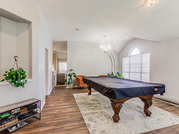 4th image of 4321 Los Robles Dr