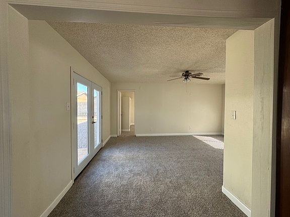 3rd image of 1470 Lynn Dr