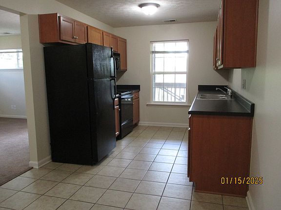 3rd image of 2501 Gladstone Cir Unit 102