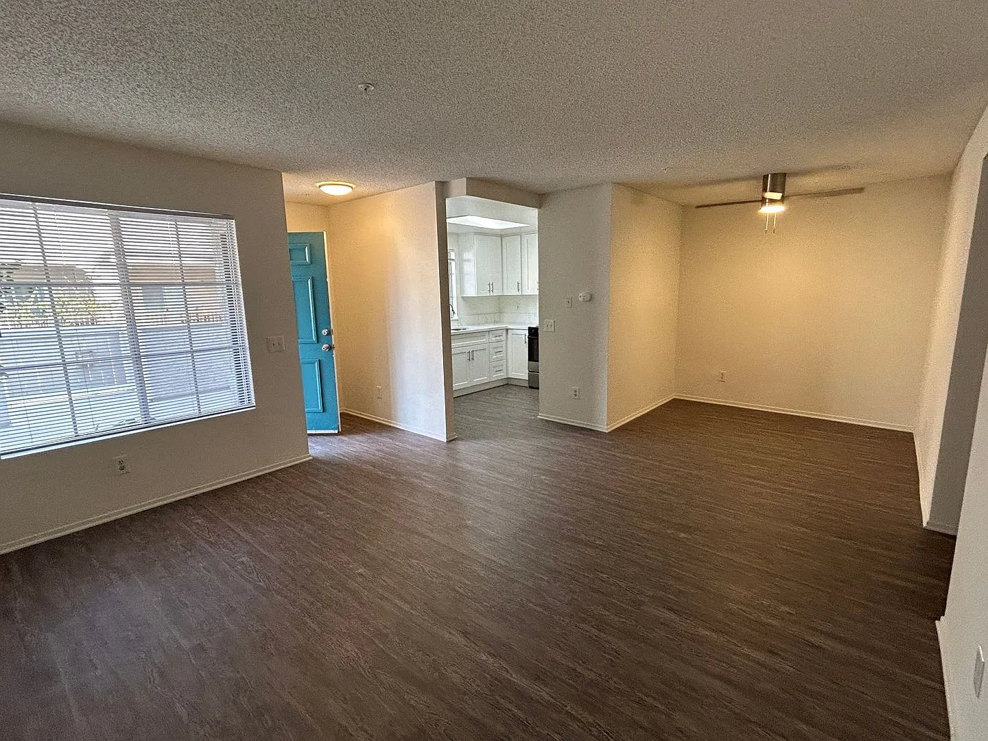 700A — Photo 2
