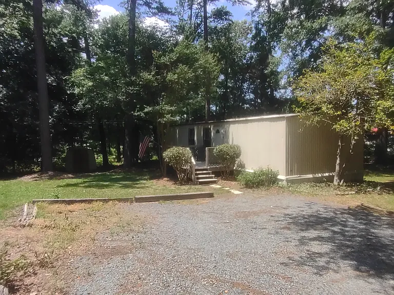 2108 Lewis St — Photo 9