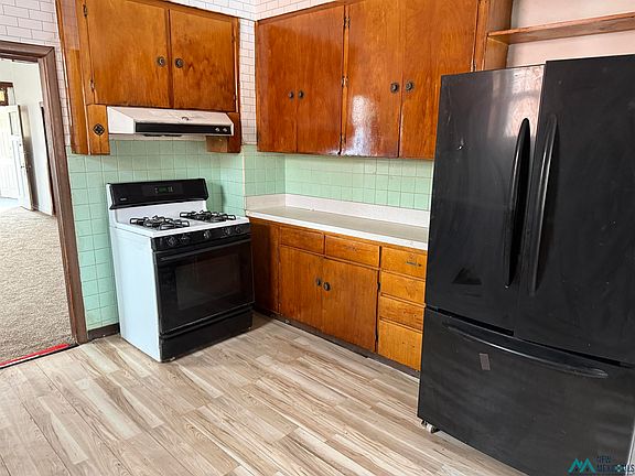 5th image of 524 S 1st St