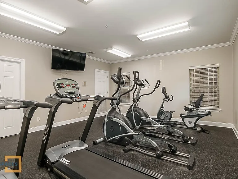 3218 Veterans Memorial Pkwy #3X3 — Photo 32