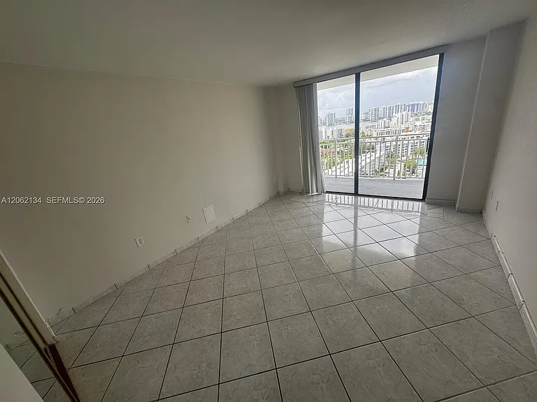 210 174th St #2110 — Photo 10