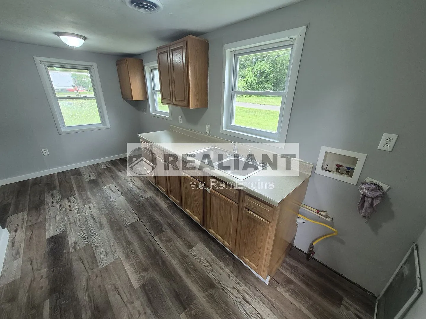 2 bed, 1.0 bath, $1,245 — Photo 4