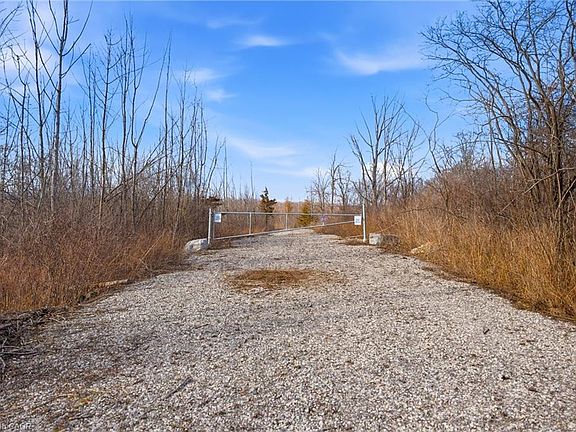 2nd image of 715 York Rd