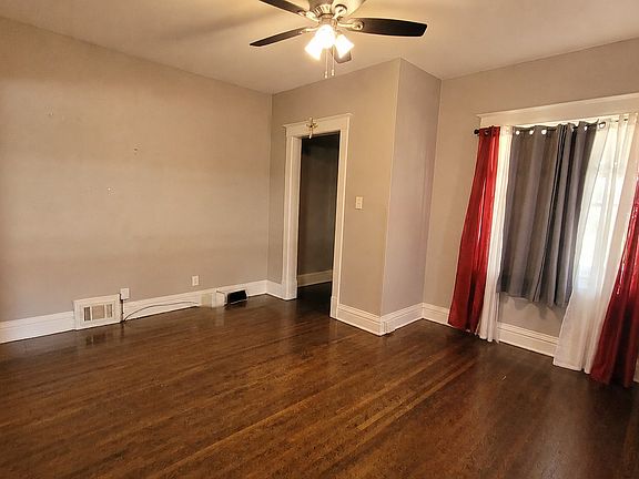 3rd image of 1312 Elgin Ave