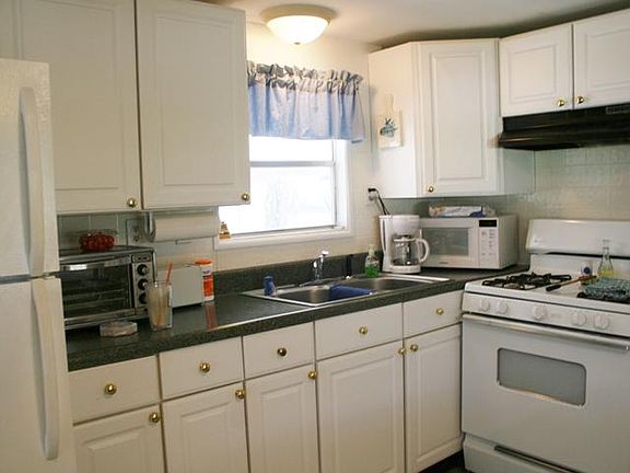 3rd image of 7996 SE Wren Ave
