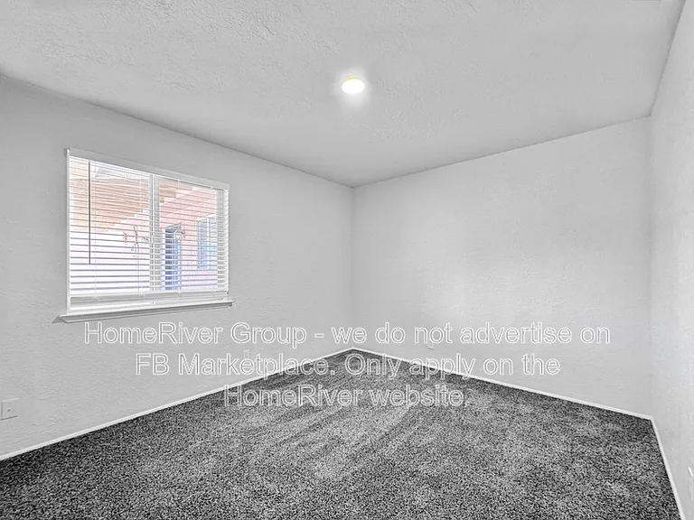 2304 Alamogordo Dr NW — Photo 15