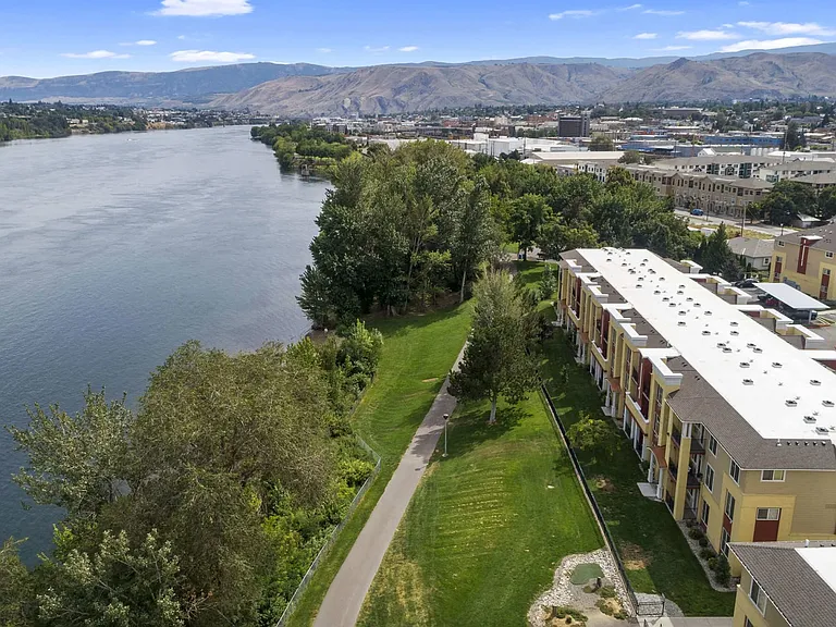 Riverside 9 — Photo 34
