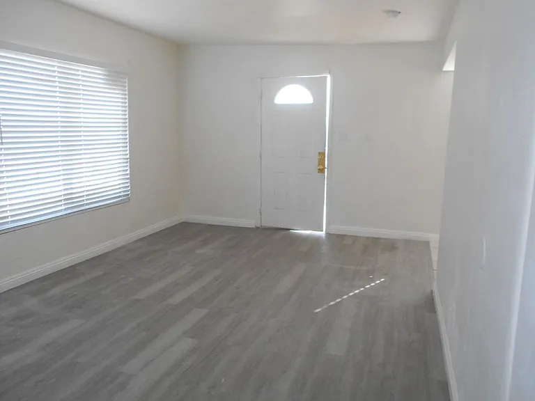 2137 E Saint Louis Ave — Photo 3