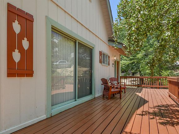 4th image of 28165 Grenoble Dr