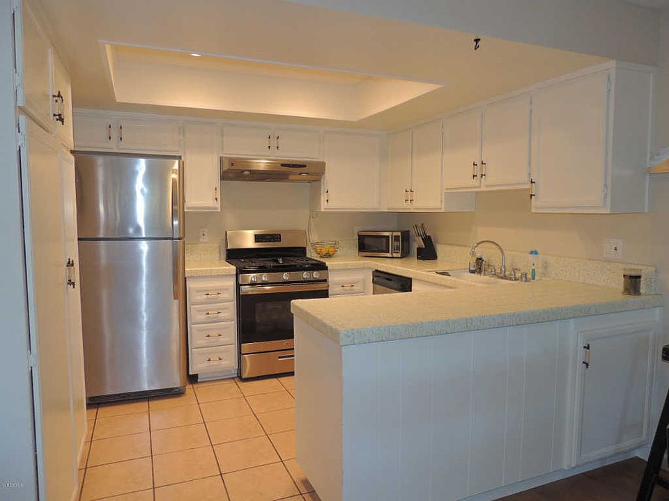 1st image of 592 Salas St