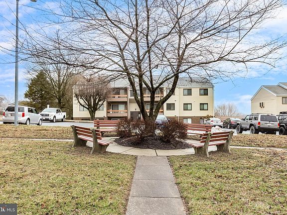 2nd image of 1004 Scarlet Oak Ct Unit 1D