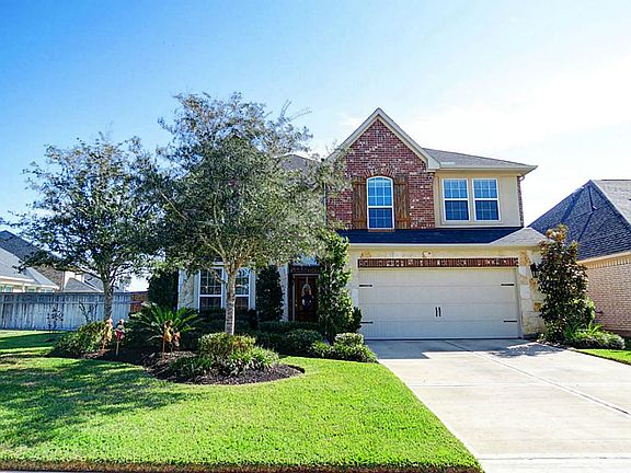 THIS HOME IS IN A GREAT LOCATION WITH A OPEN AREA AND PARK TO THE RIGHT.  NO NEIGHBORS THERE!!