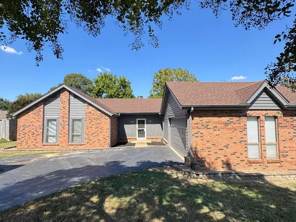 1876 Greeno Dr, Horn Lake, MS 38637