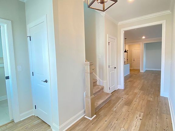 5th image of 586 Grey Oak Cir