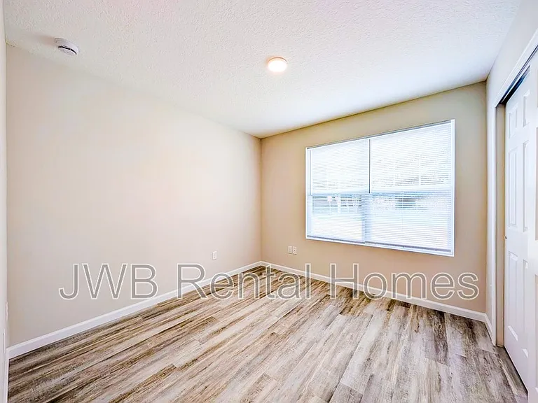 8905 1st Ave — Photo 7