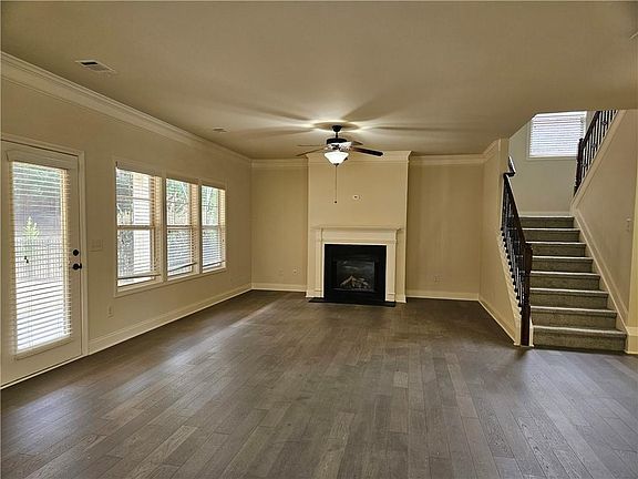 2nd image of 3155 Stonecrest Dr
