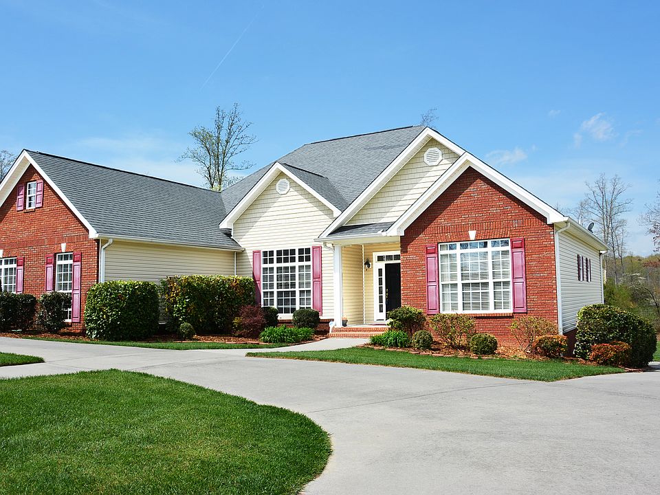1st image of 181 Meadowwood Cir NE