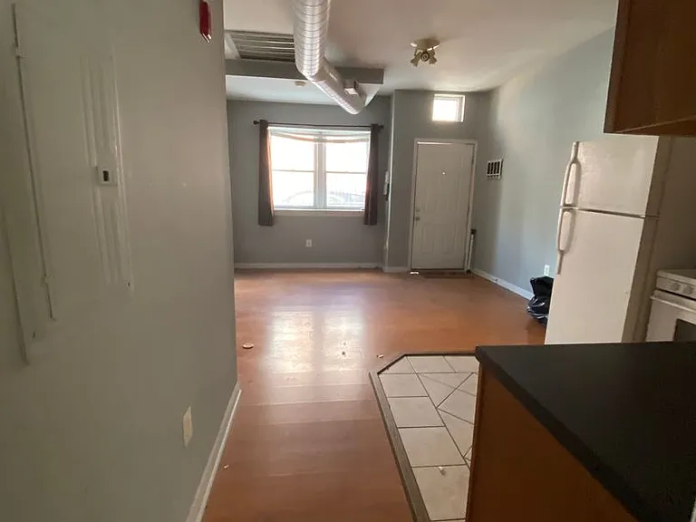 1430 W Master St. — Photo 3