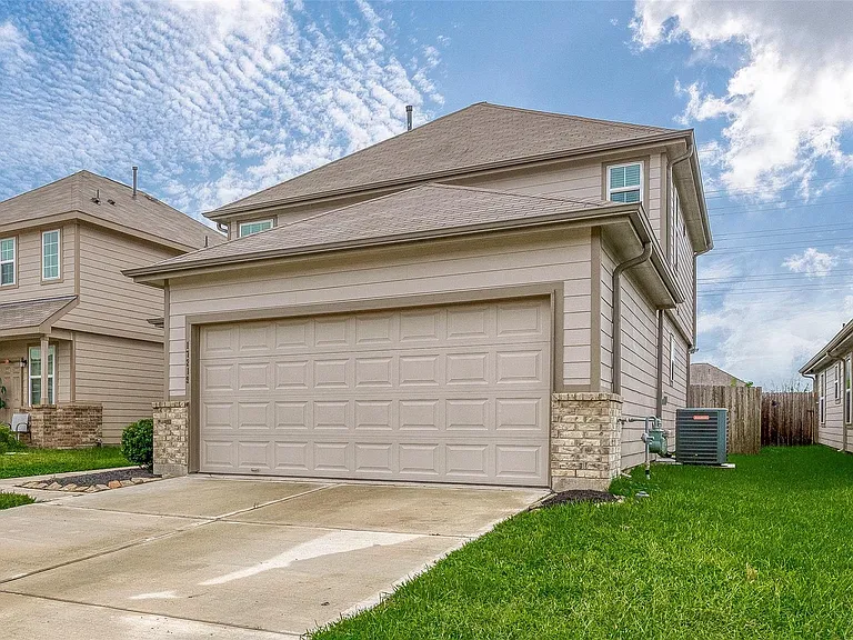 17219 Quiet Song Ct — Photo 2