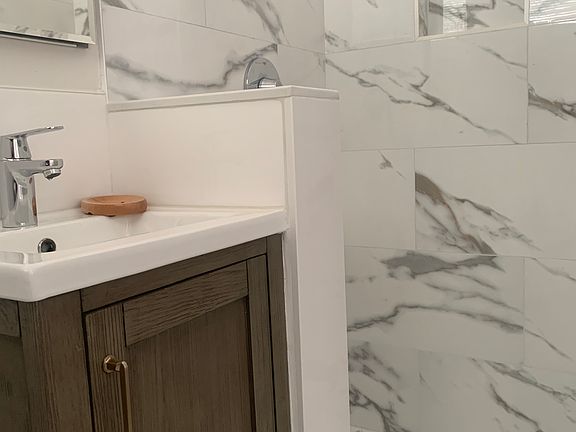 5th image of 9916 Parkwood Dr