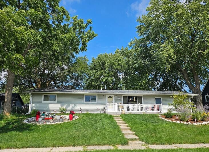 1st image of 1224 Mackinac AVENUE