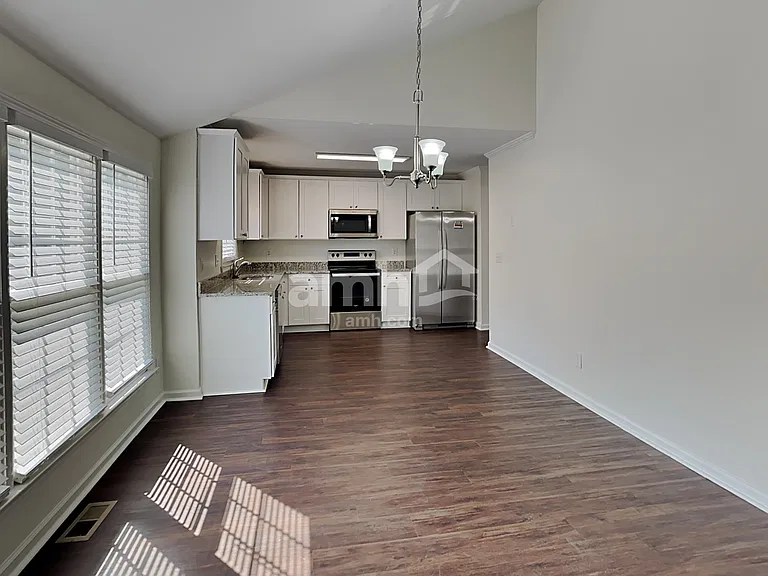 14 Arbordale Ln — Photo 4