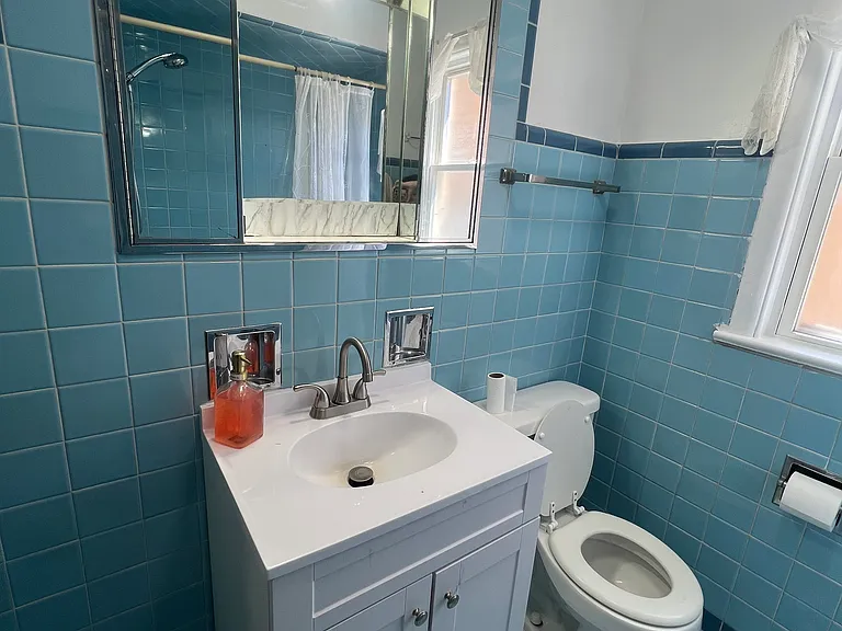 Full bathroom