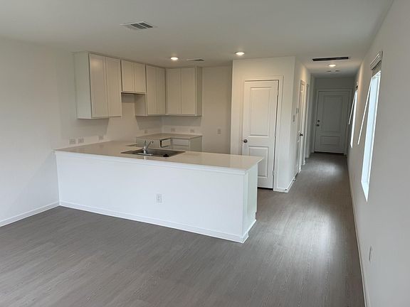 3rd image of 3607 Duplet Ave