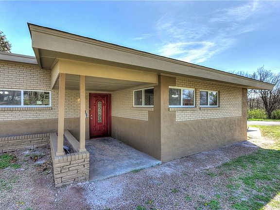 4th image of 3200 NE 30th St