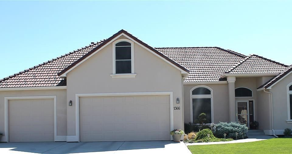 2nd image of 1366 Fuji Way