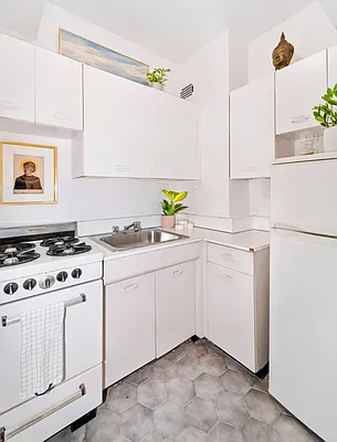 Sold by Keller Williams NYC | media 15