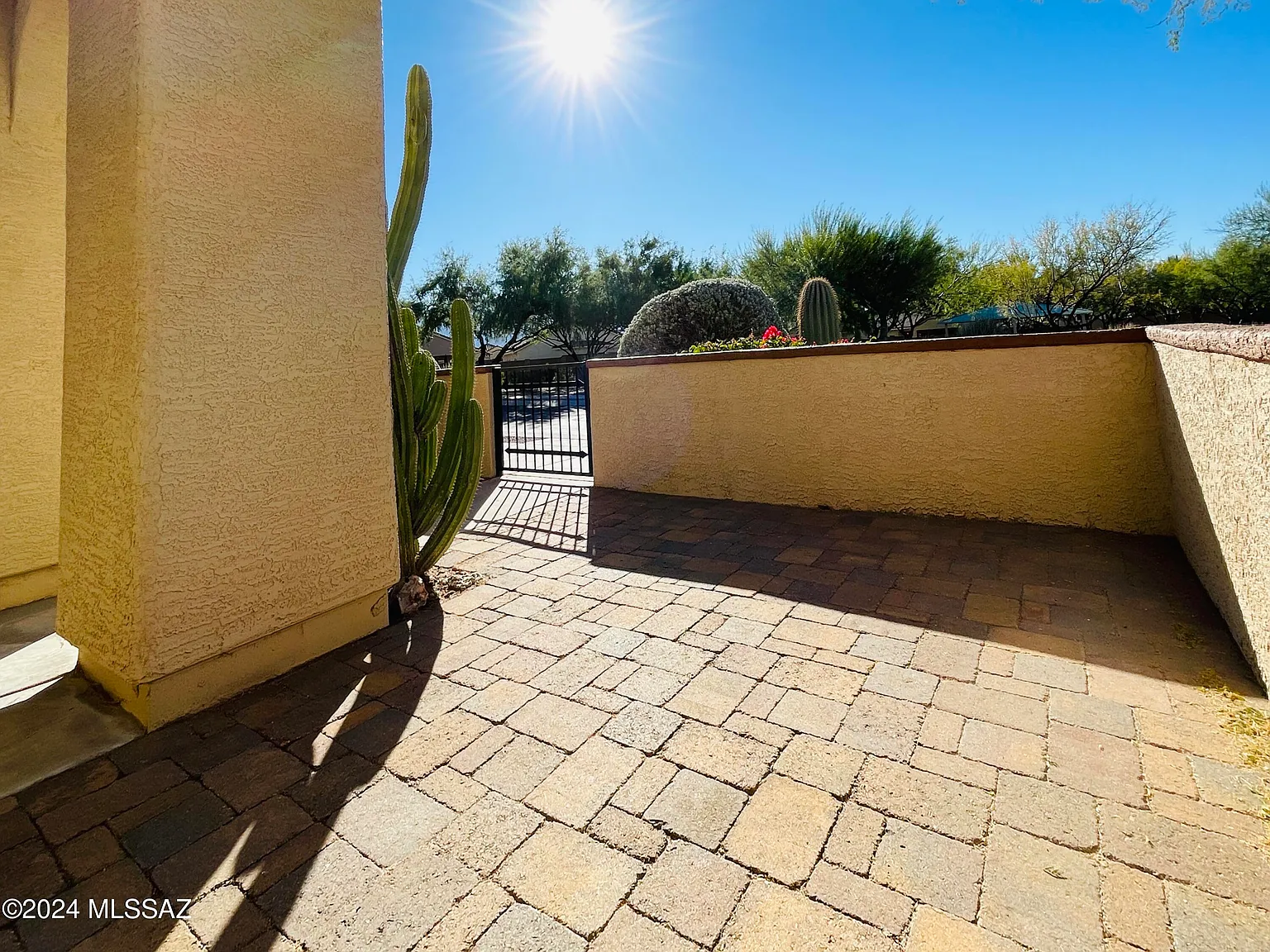 3 bed, 2.0 bath, 2100 sqft, $2,395 — Photo 3