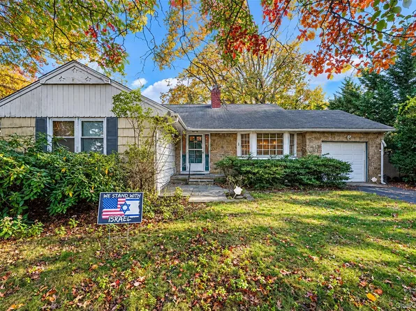 30 Linden Lane, Merrick, NY 11566
