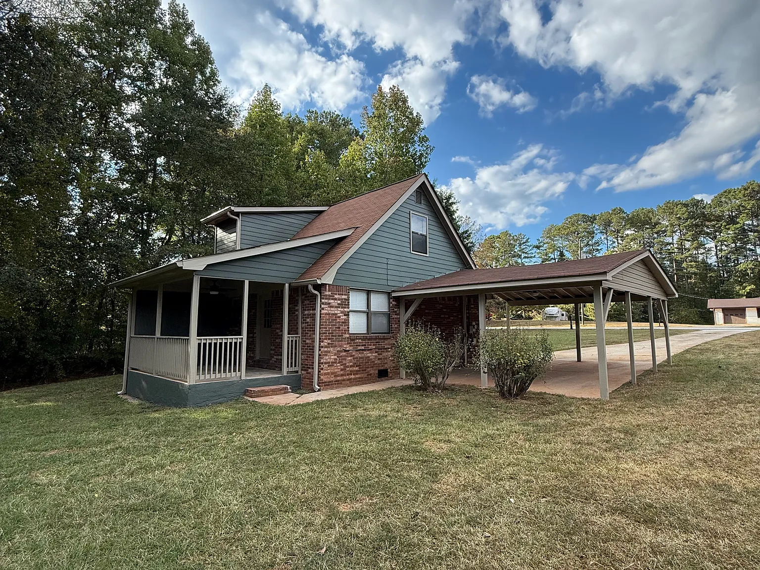 300 Stacia Dr — Photo 2