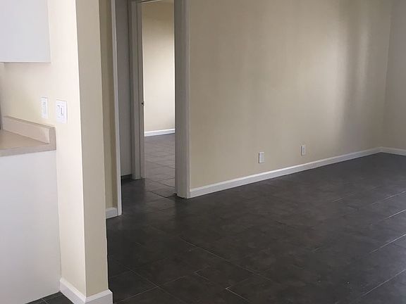 3rd image of 1725 Centinela Ave APT 3
