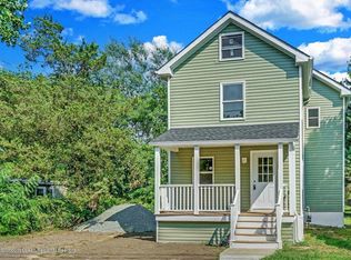 24 Ridgeway St, Barnegat, NJ 08005