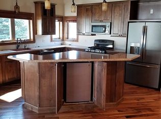 406 Cherokee Rd, Lexington, NE 68850