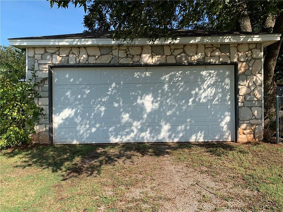 2nd image of 3100 SE 14th St