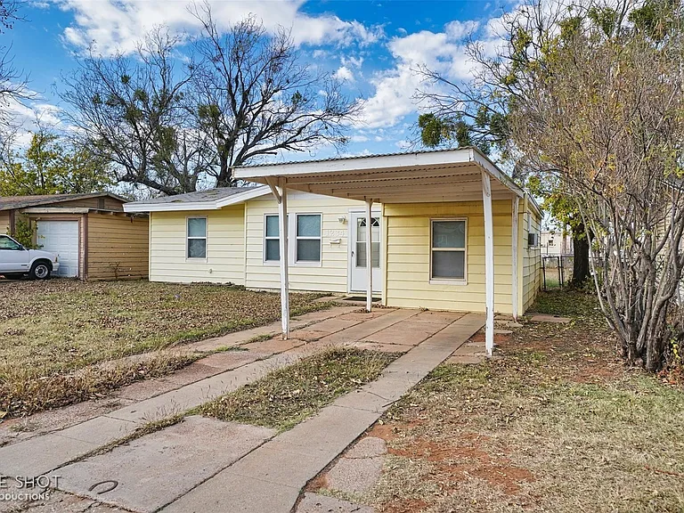1234 S Crockett Dr — Photo 3