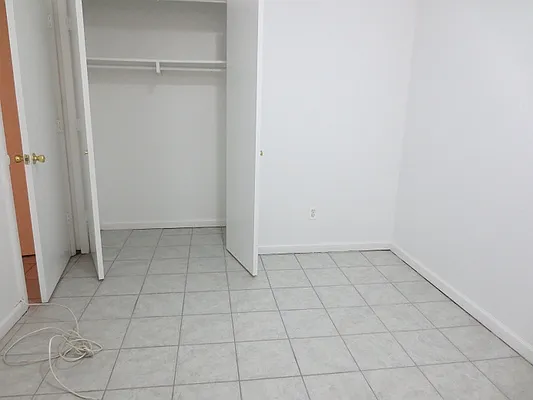 Rented by Robyn Lee, LREB | media 6