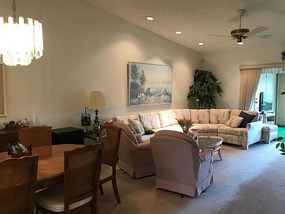 2nd image of 704 Sunny Pine Way APT B