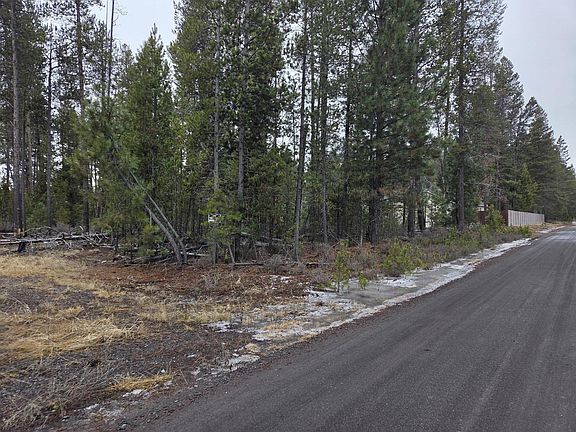 4th image of 15627 Rim Dr