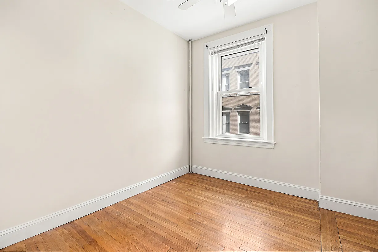2 bed, 875 sqft, $3,000 — Photo 4