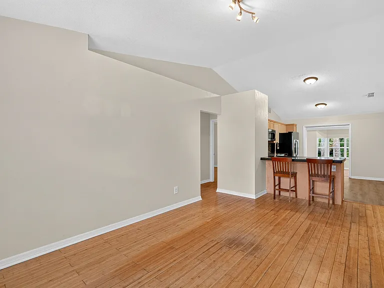 2908 Nordman Ave #2908 — Photo 3