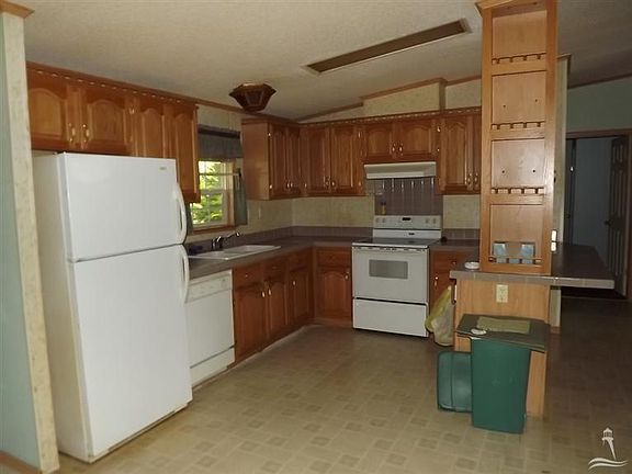 5th image of 616 Sandy Bluff Dr SW