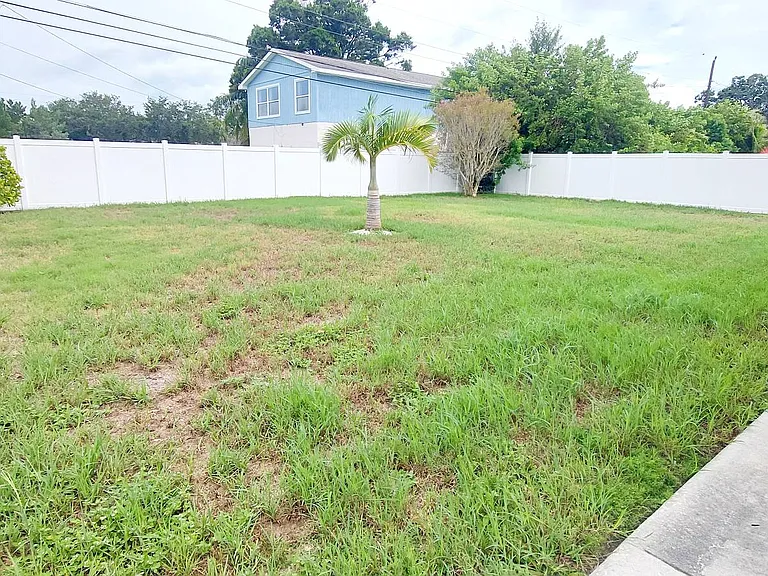 2028 Douglas Ave — Photo 18