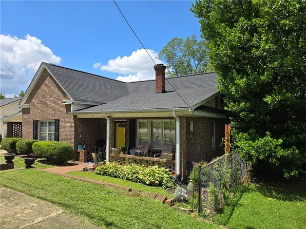 8 Lee St, Liberty, SC 29657